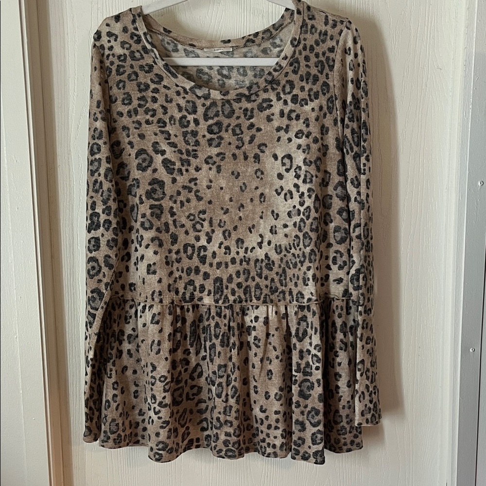 Jodifl Leopard Print Long Sleeve Peblum Sweater Top Large